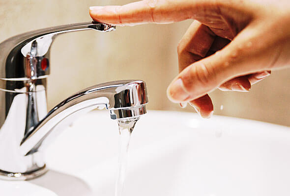 tap water faucet